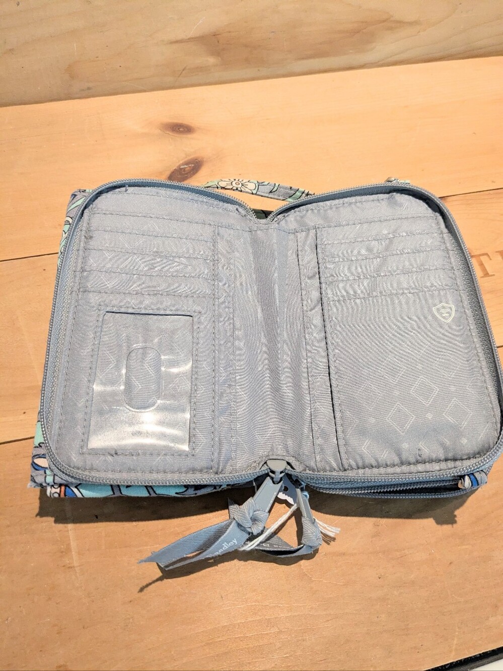 Vera Bradley RFID protection 3 in 1 Wristlet/Phone Bag - Picture 3 of 11